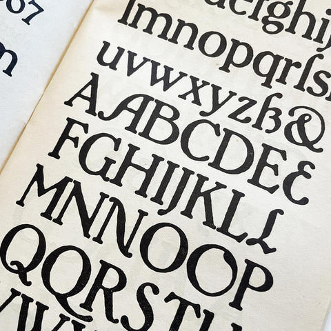 Alphabete und Ornamente für Skizzierzwecke