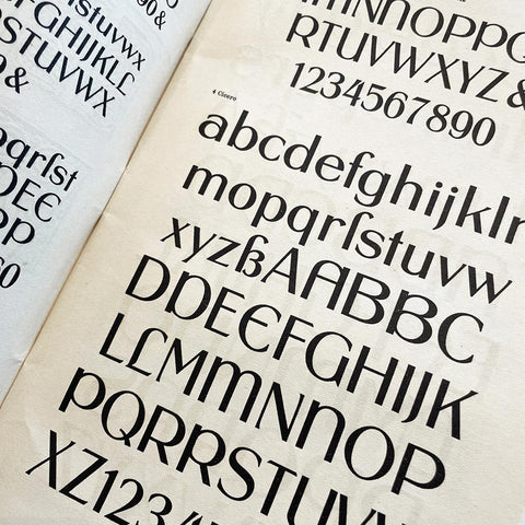 Alphabete und Ornamente für Skizzierzwecke