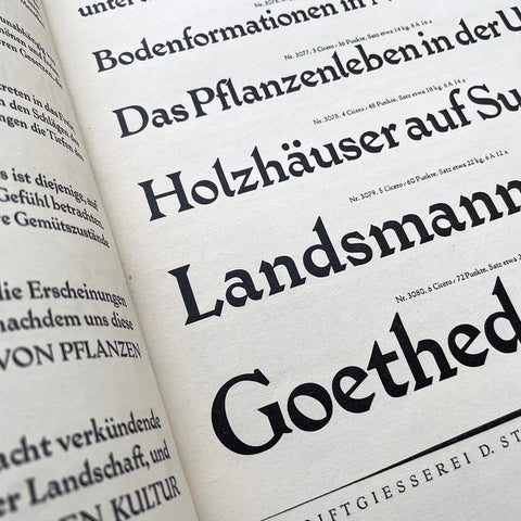 Ehmcke-Mediaeval mit Halbfetter Schrift, Kursiv Initialen und Einfassungen