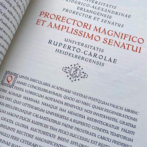 Ehmcke-Mediaeval mit Halbfetter Schrift, Kursiv Initialen und Einfassungen