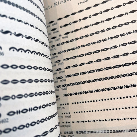 Ränder und Zierstücke (Borders and Ornaments)