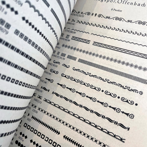 Ränder und Zierstücke (Borders and Ornaments)